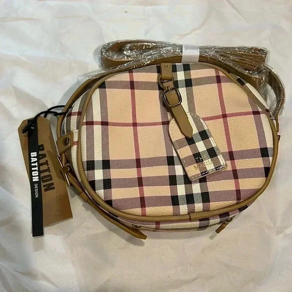 Batton Design Handbags - NWT Batton Design crossbody  purse